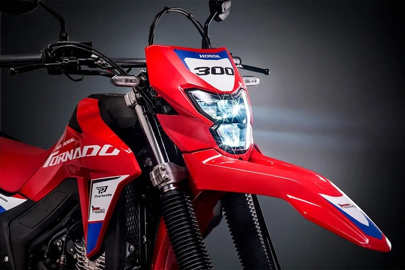 Farol XR 300l Tornado